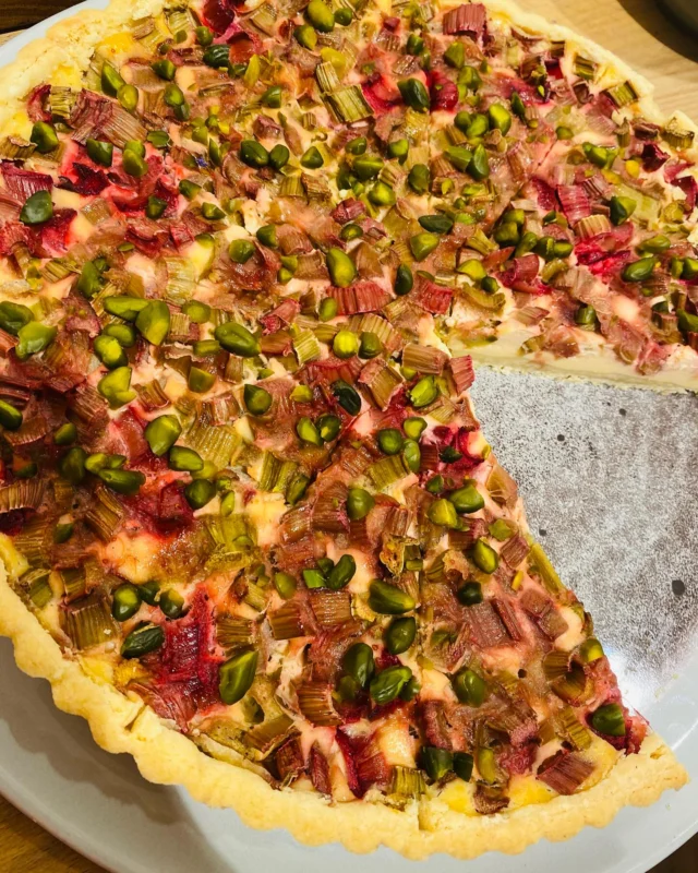 Diese Woche starten wir mit 🥁🥁🥁#veganerMohnstreuselkuchen mit Haselnüssen #Rhabarbercheesecaketarte #zitronenkuchen #cookies Was ich am meisten liebe? Zitronenkuchen🥰 Zitronenkuchen geht eigentlich immer 😋